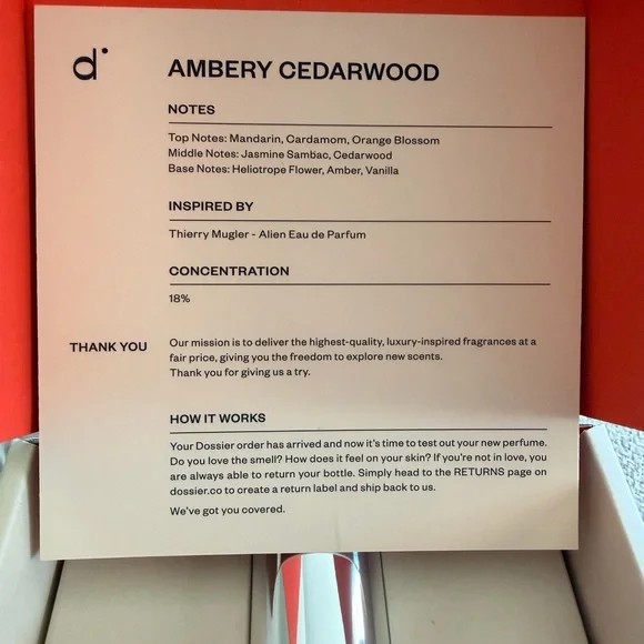 Dossier Ambery Cedarwood Perfume - Picture 2 of 3